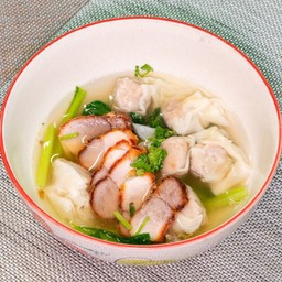 เกี๊ยวน้ำหมูแดง