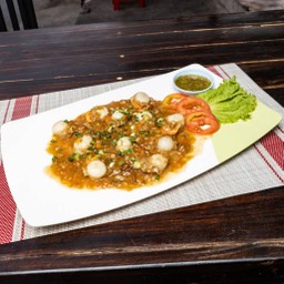 หอยเชลล์ผัดเนยกระเทียม