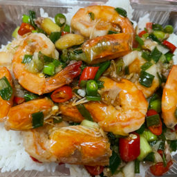 ข้าวราดกุ้งคั่วพริกเกลือ