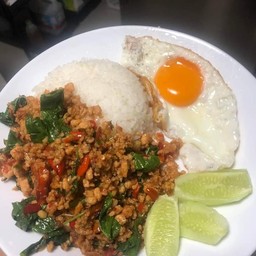 กระเพราหมูสับ