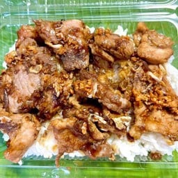 หมูหมักทอดกระเทียม