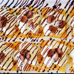 โรตทิชชู่+วิปครีม+โกโก้ครันช์+ช็อค