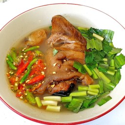 ต้มแซ่บขาวัว