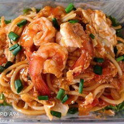 สปาเก็ตตี้ซอสกุ้งสดผัดใข่