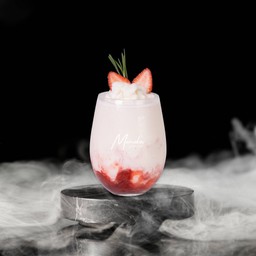 นมสดสตรอว์เบอร์รีปั่น