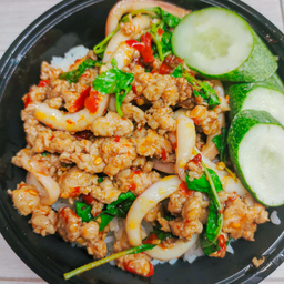 กะเพราหมูสับ + ปลาหมึก ราดข้าว