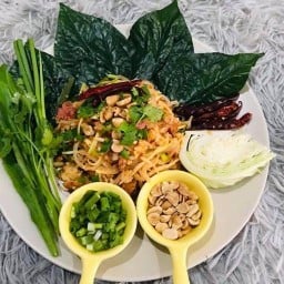 ร้านยำเเหนมคุณย่า สาขา1