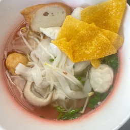 เส้นใหญ่น้ำใส