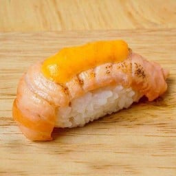 Salmon Cheese Burn Nigiri 2P