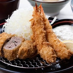 ชุดทงคัตสึผสมเนื้อบดใบชิโสะและคัตสึกุ้ง