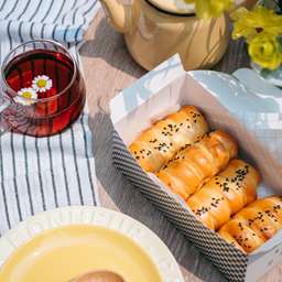 Sausage rolls 1 box /4 pcs