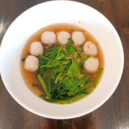 เกาเหลา / ก๋วยเตี๋ยว ลูกชิ้นหมู