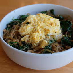 ข้าวผักหวานผัดไข่วุ้นเส้นหมูสับ +ไข่ขยี้ Rice with Stir fried rice noodle with green vegetable &egg