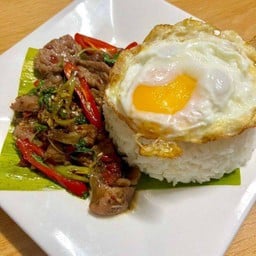 กะเพราหมูหมัก
