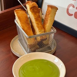 ขนมปังแท่งกรอบเนยสด & สังขยาใบเตย