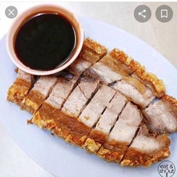 หมูกรอบ 1 ขีด+น้ำจิ้มซีฟู้ด+น้ำจิ้มซีอิ้ว