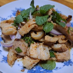 น้ำตกคอหมู