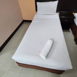 โรงแรมเซ็นเตอร์พ้อยท์ (Centerpoint Hotel)