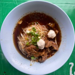 ก๋วยเตี๋ยวหมูตุ๋น