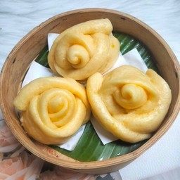 หมั่นโถวมันไข่ เจ