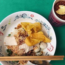 ก๋วยเตี๋ยวหมูต้มยำ เย็นตาโฟ