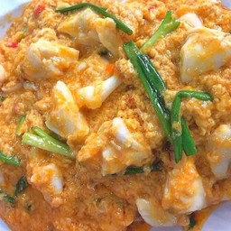 เนื้อปูก้อนผัดผงกะหรี่