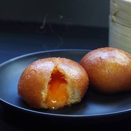 ซาลาเปาไข่เค็มลาวาทอด