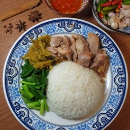 ข้าวขาหมูเนื้อล้วน