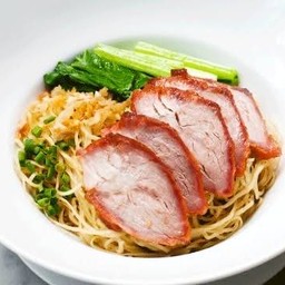 [อร่อยซ่ากับโค้ก] บะหมี่หมูแดง +  โค้ก ไม่มีน้ำตาล (ขวด)