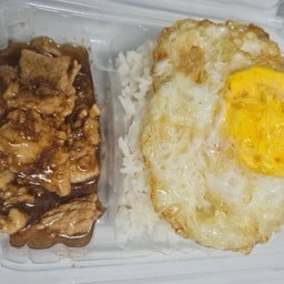 กะเพราข้ามเขต ลาดพร้าว