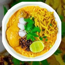 ขนมจีนน้ำเงี้ยว ข้าวซอย (เจียงฮาย) อาหารตามสั่ง ส้มตำ ยำฯลฯ