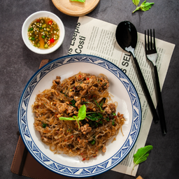 กะเพราวุ้นเส้นหมูสับ