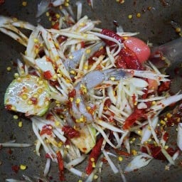 น้องไก่ตำแซ่บ เอกมัย30