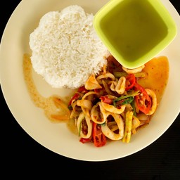 ข้าวหมึกผัดน้ำพริกเผา
