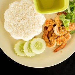 ข้าวกุ้งกระเทียม