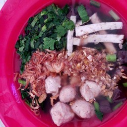 ก๊ยวจั๊บญวนหมูเด้ง