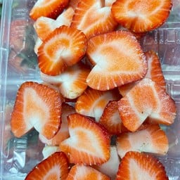 สตอเบอรี่ลูกใหญ่หั่น หร้อมทาน