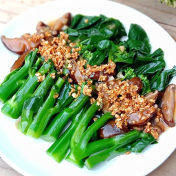 คะน้าผัดน้ำมันหอยเห็ดหอม