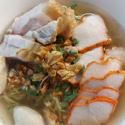 บะหมี่น้ำ-แห้ง หมูกรอบ &หมูแดง