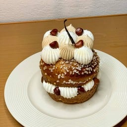 ขนมปังบริออชไส้ครีมคัสตาร์ดพีนัทคาราเมล