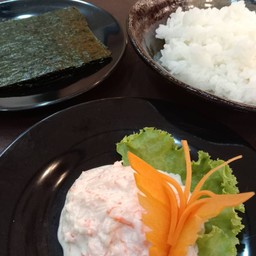 เซ็ตข้าว สลัดปูอัดพร้อมโนริสาหร่าย