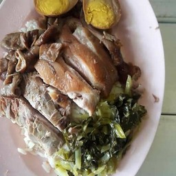 ข้าวขาหมูใส่ไข่