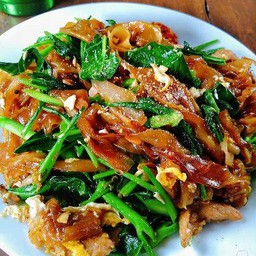 เส้นใหญ่ผัดซีอิ๊วไข่(ไม่ใส่เนื้อสัตว์)