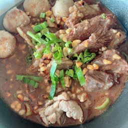 ก๋วยเตี๋ยวเรือเนื้อ ต้มยำ น้ำตก