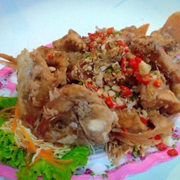 ปลาคั่วพริกเกลือฮ่องกง
