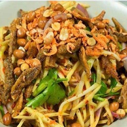 ยำมะม่วงปลากรอบ