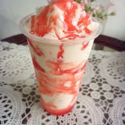 นมสด สตอเบอรี่ ปั่น