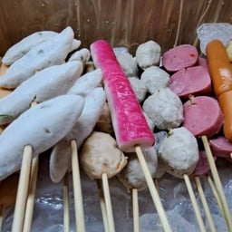 ลูกชิ้นปลาระเบิด - ตลาดดอนนก ตลาดดอนนก