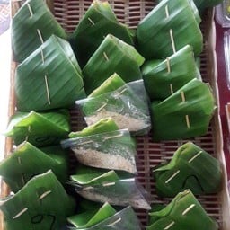 ข้าวเหนียว  หน้า  ปลา กลอย