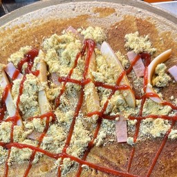 เครป พริกเผา หมูหยอง ไส้กรอก แฮม